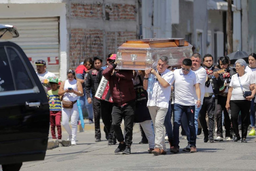 Despiden a 5 de las 6 mujeres desaparecidas en Celaya