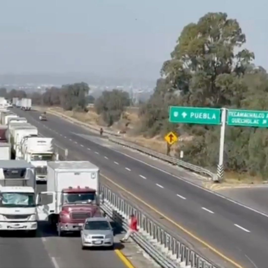 Más de 24 Horas de Bloqueo en Autopista Puebla Orizaba por Manifestación en Palmarito Tochapan Quecholac