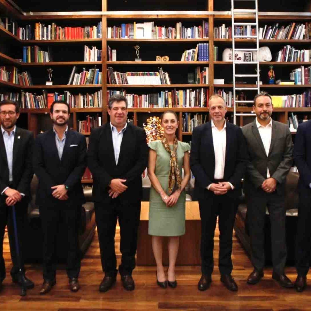 La jefa de Gobierno de la Ciudad de México, Claudia Sheinbaum, se reunió con representantes de la FIFA