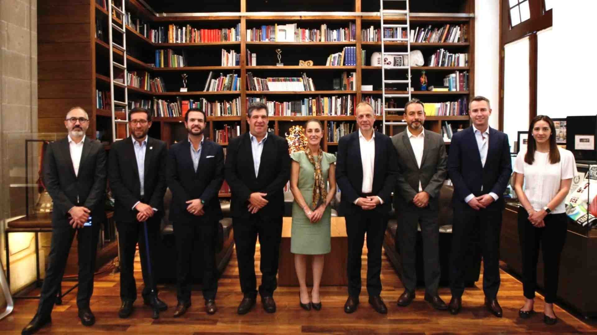 La jefa de Gobierno de la Ciudad de México, Claudia Sheinbaum, se reunió con representantes de la FIFA