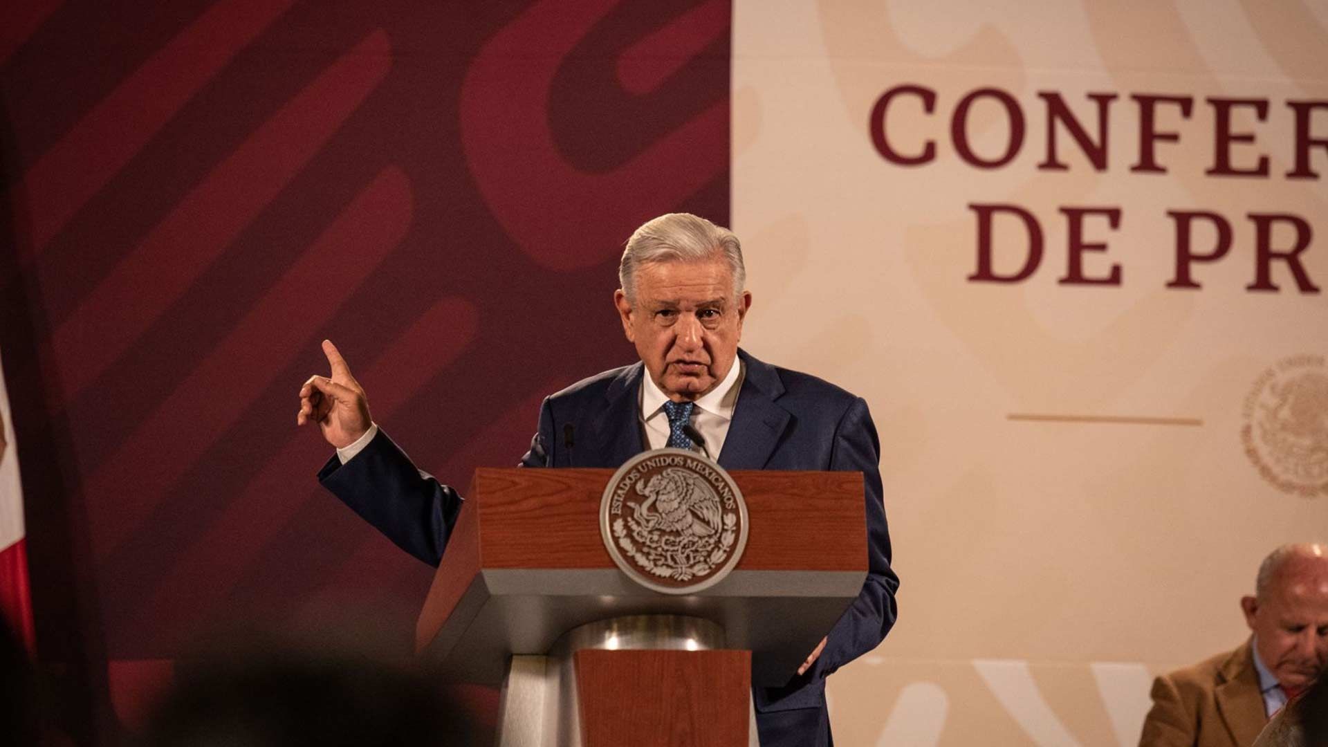 AMLO en rueda de prensa matutina en Palacio Nacional el 27 de marzo de 2023