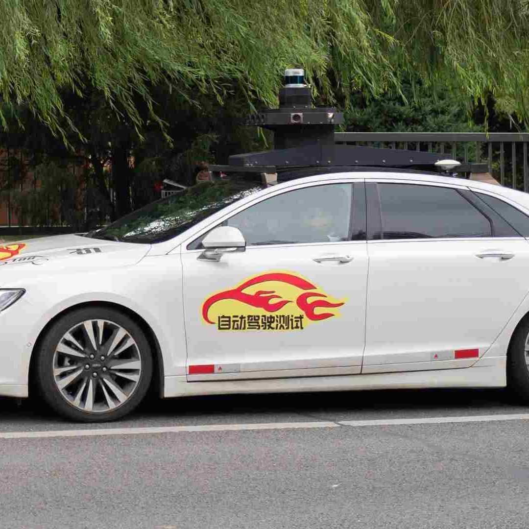 Llegan primeros taxis autónomos a las calles de Beijing