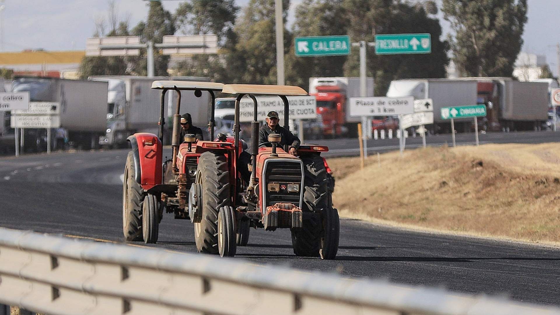 Productores de Zacatecas bloquean las principales carreteras de la entidad el 3 de diciembre de 2025. Foto: Cuartoscuro
