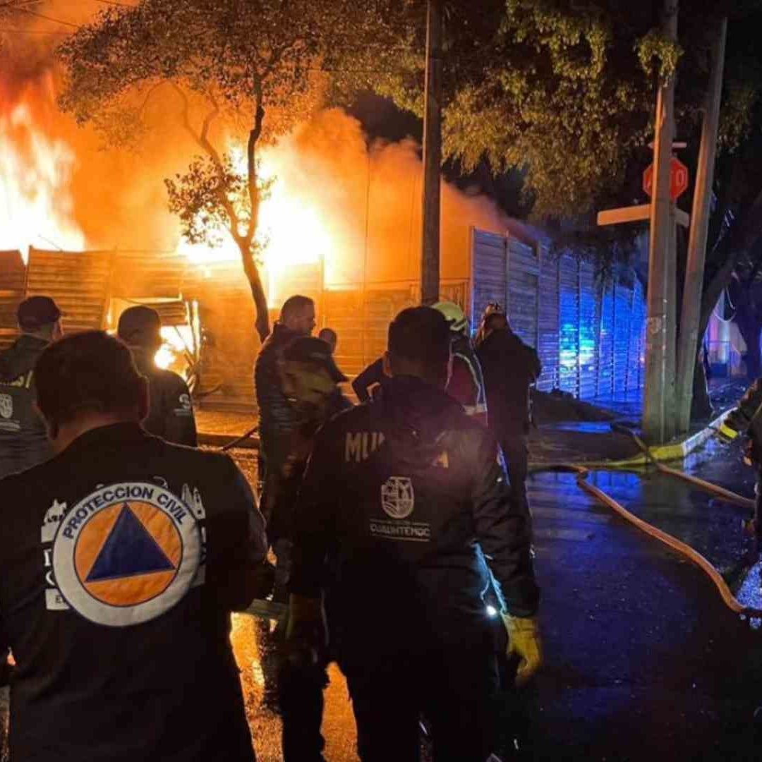 Incendio en la colonia Buenavista, en la Calle Carlos J. Meneses esquina con Juan Aldama, CDMX