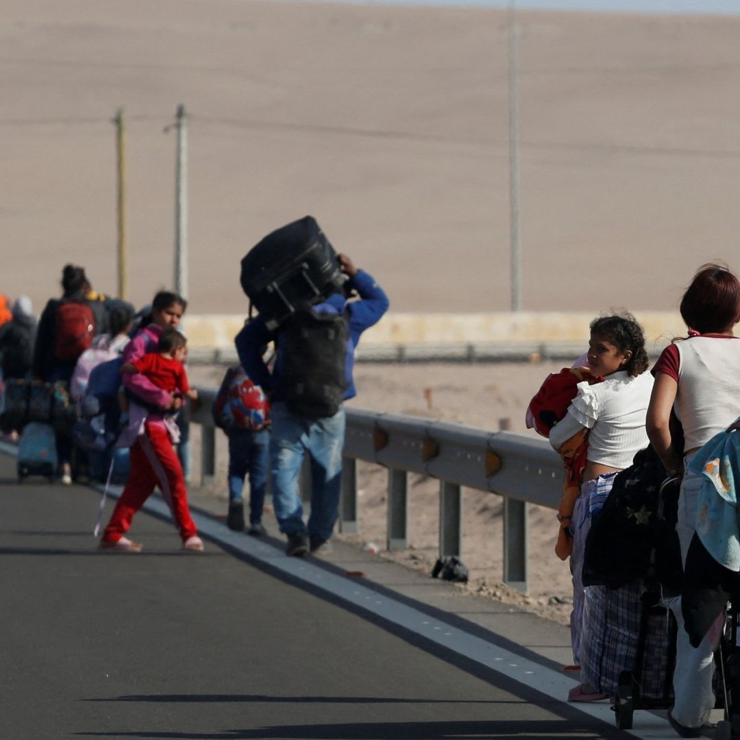 Estados Unidos Pausa Trámites Migratorios de Ciudadanos de 19 Países.