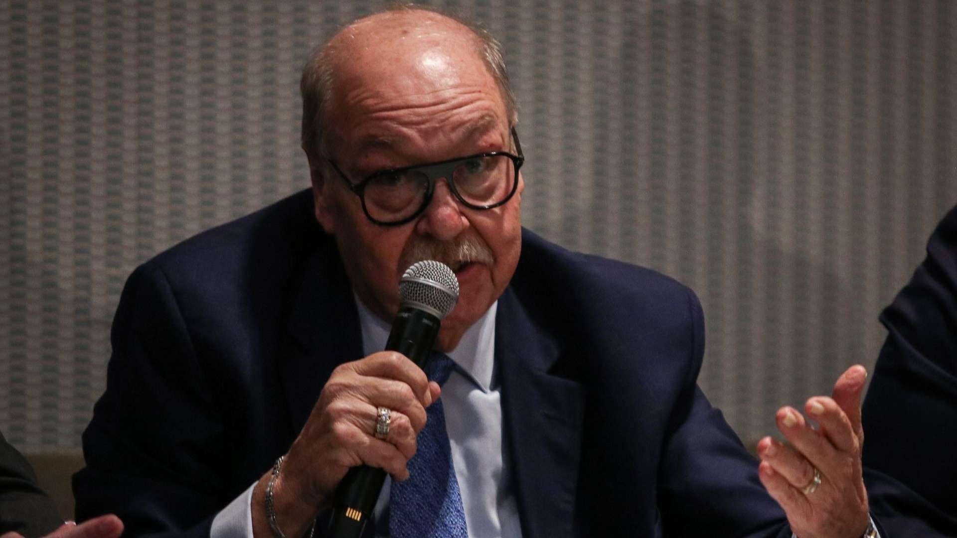 Denuncian complot contra el exgobernador Cabeza de Vaca