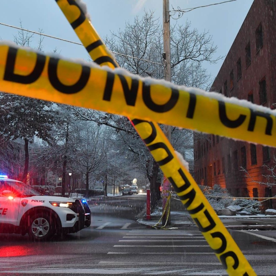 Liberan a Hombre que Fue Detenido en Caso de Tiroteo de Universidad Brown.