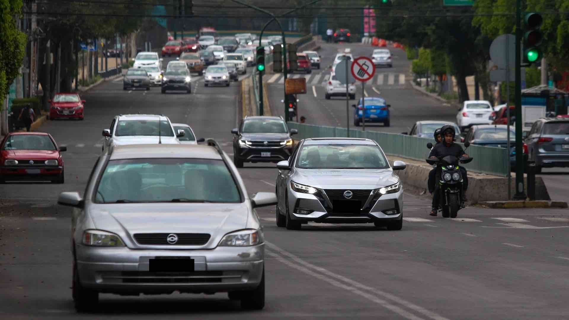 El Hoy No Circula se aplica con el objetivo de reducir las emisiones de gases en CDMX y Edomex