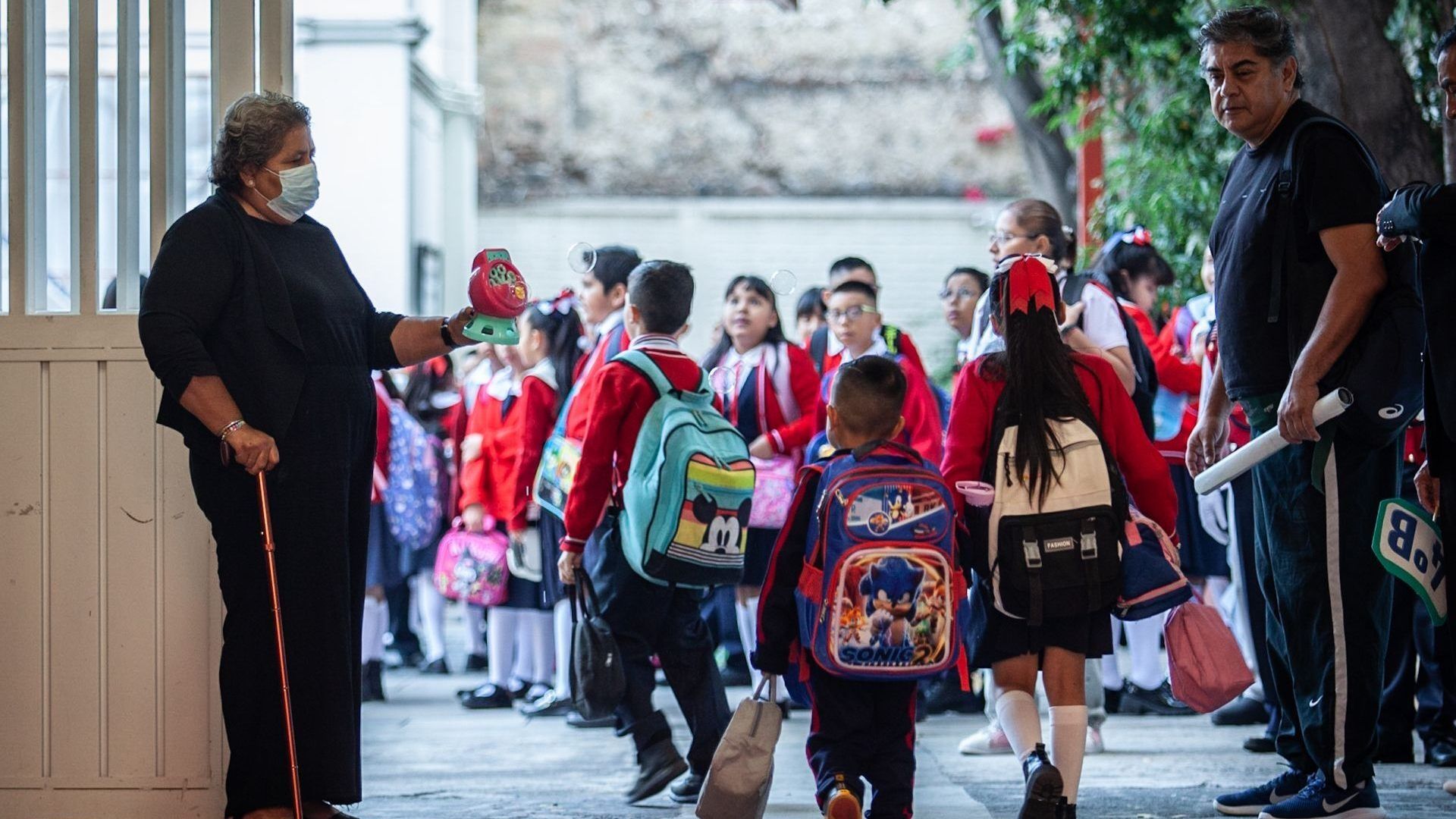 Inicia pago quintuple de beca para preescolar y primaria 2025 cuánto darán a niños así cobras apoyo