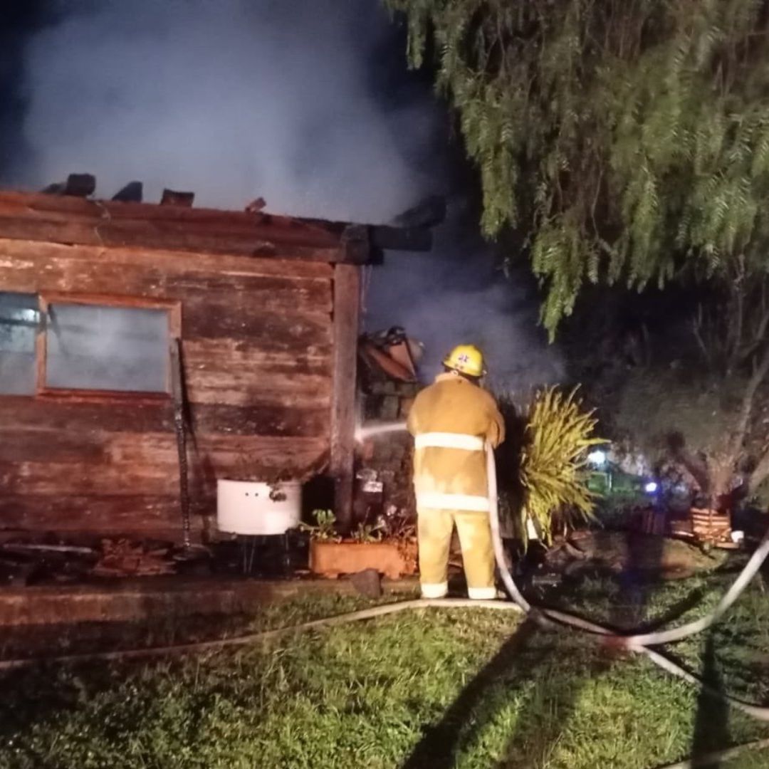 Incendio de Casa Habitación y Caída de Techo en Zacatlán Puebla