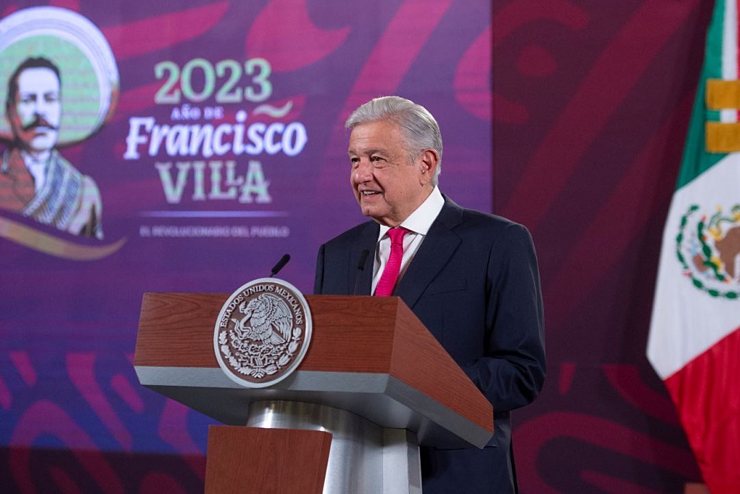 El presidente Andrés Manuel López Obrador presenta su mañanera desde Palacio Nacional