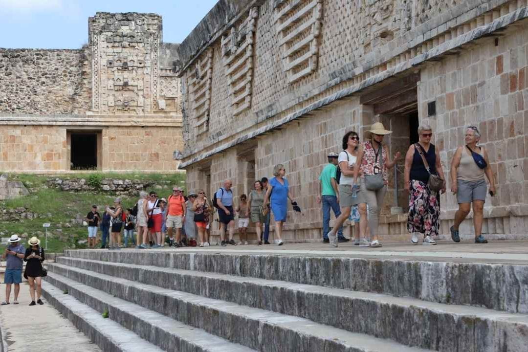 AMLO dijo que el país está lleno de estadounidenses pese a veto de EU