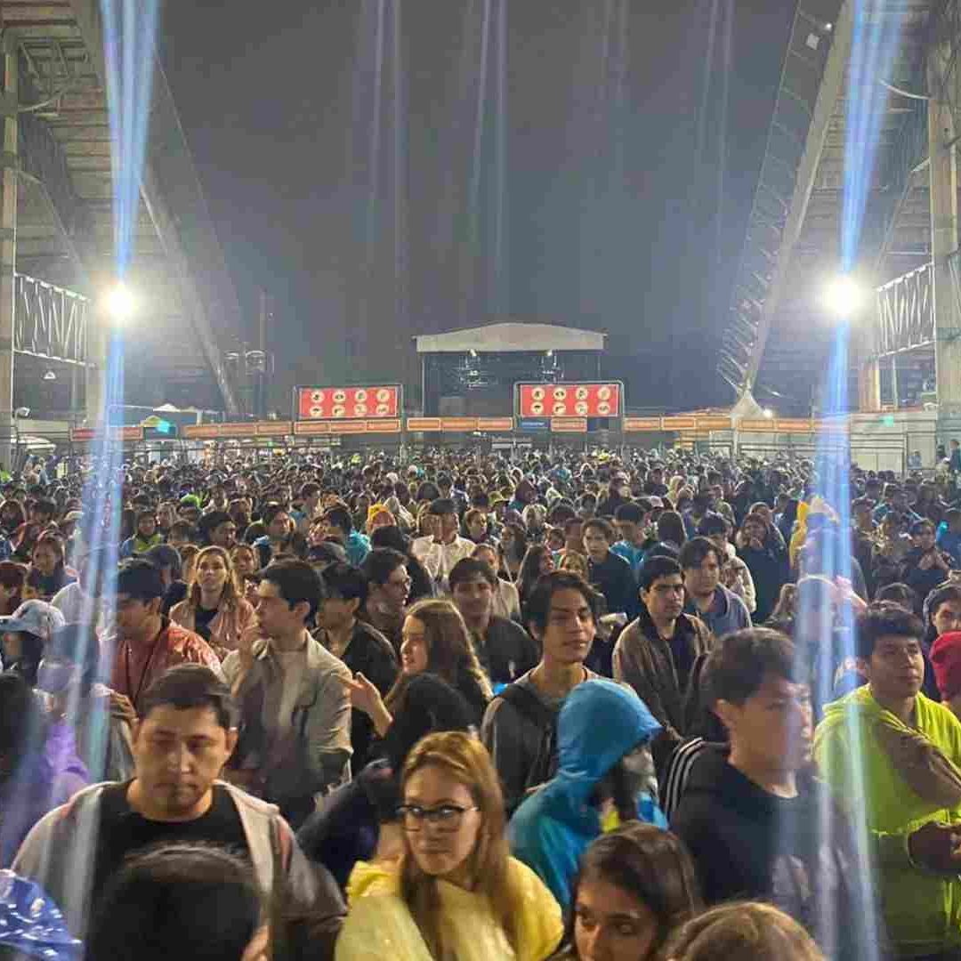 Hacia el final del concierto, Eilish habló sobre la importancia de emprender acciones contra el cambio climático