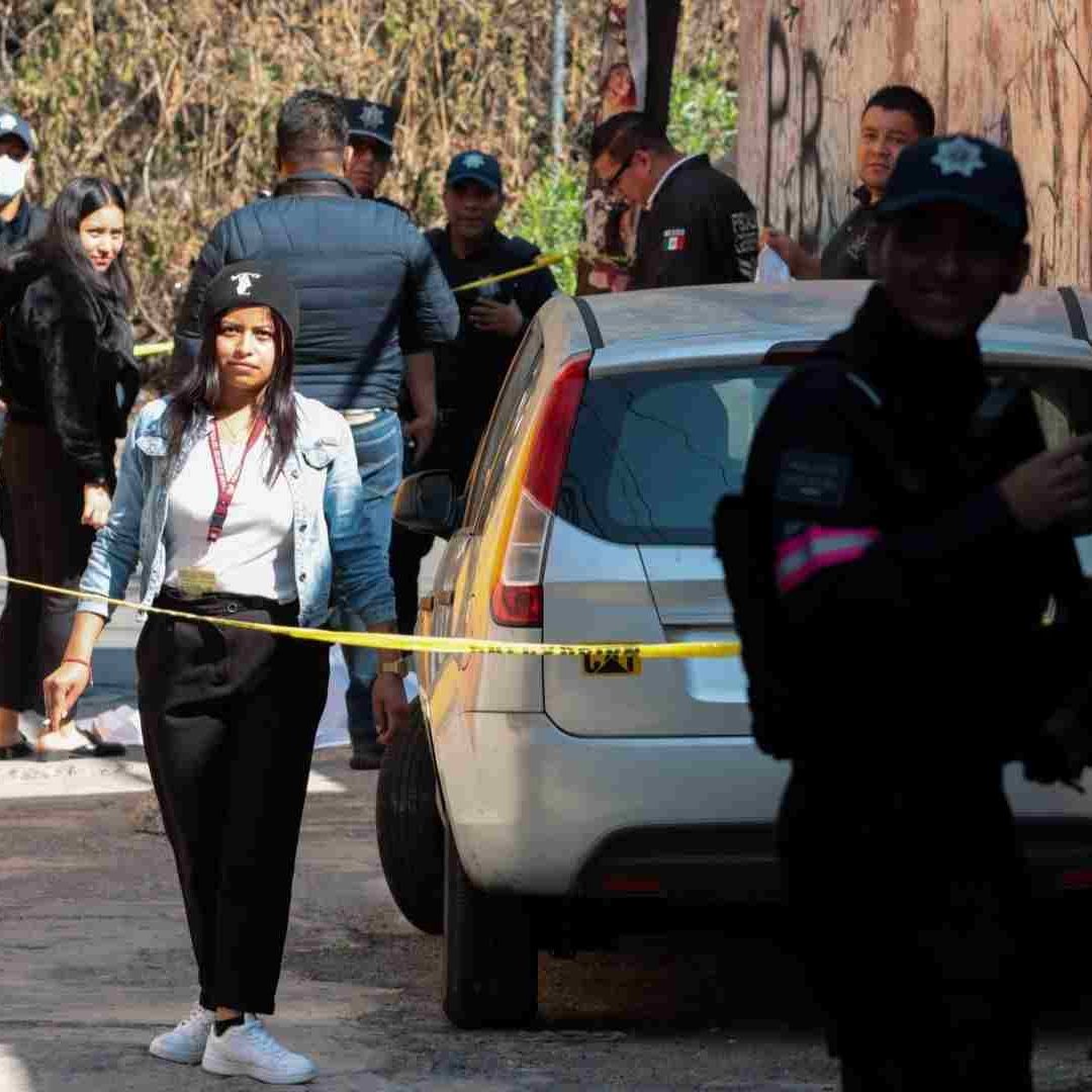 Ladrón y pasajero mueren tras asalto en combi de Naucalpan
