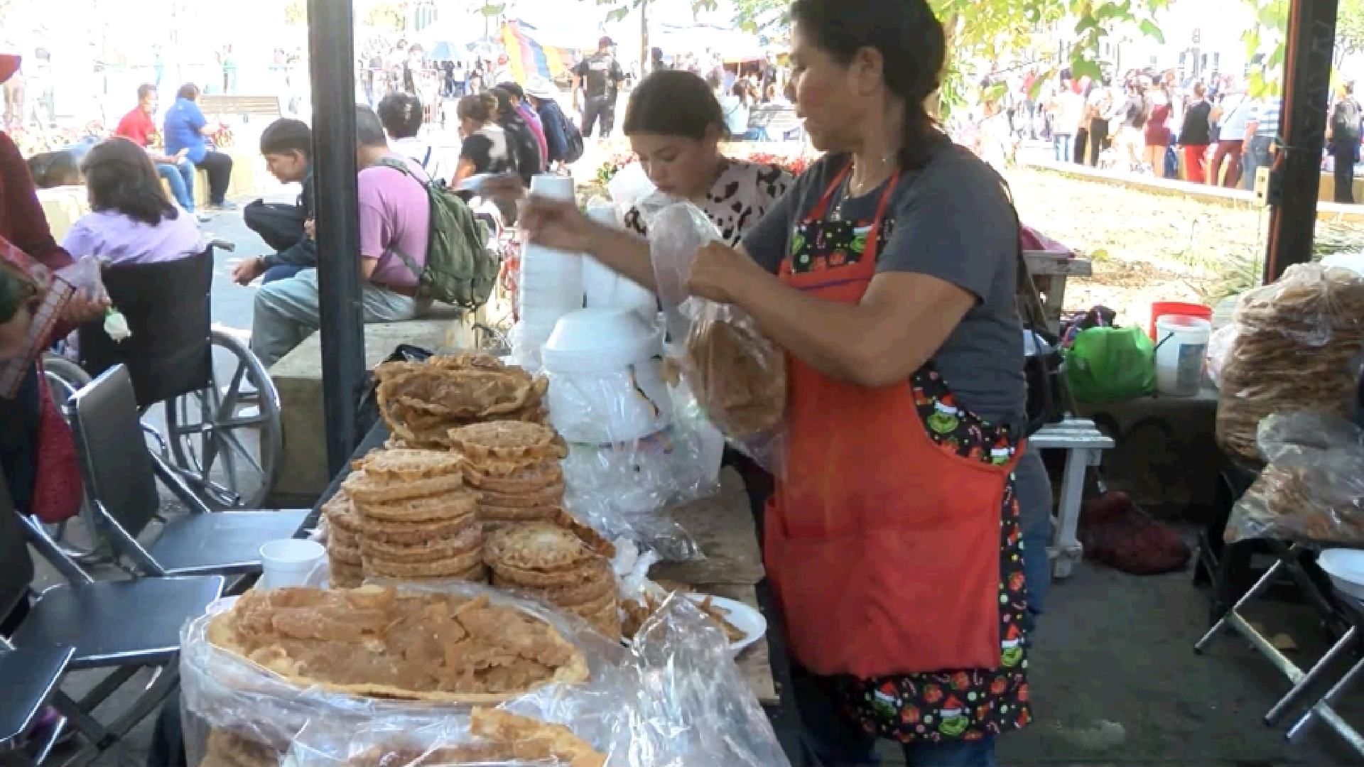 La tradición del buñuelo acompaña a los fieles en el Santuario