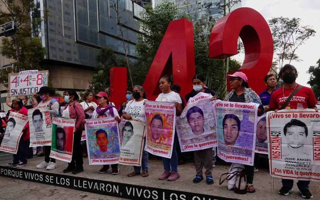 Ayotzinapa: Ejército Se Niega a Cooperar Pese a Orden de AMLO