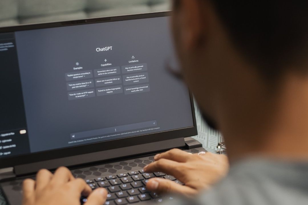 Italia Bloquea ChatGPT de OpenAI por no Respetar Legislación de Datos Personales