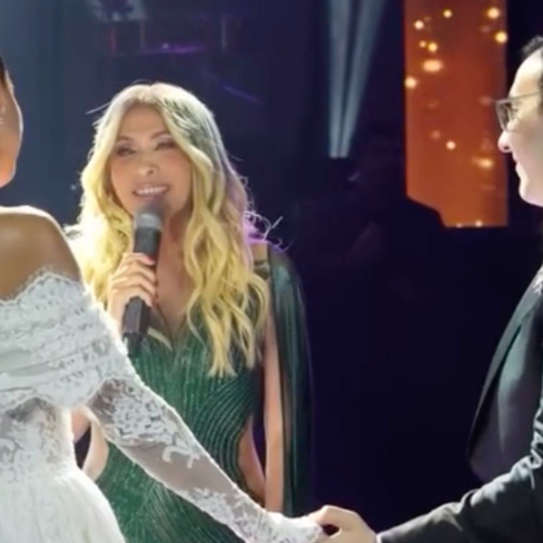 Yuri canta en boda de novios recién casados en Monterrey