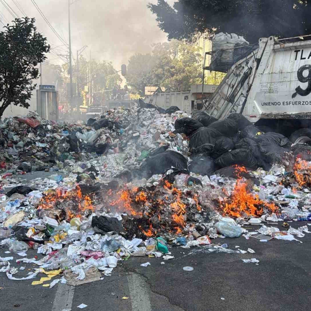 Ptotesta de trabajadores de limpia. Foto: N+