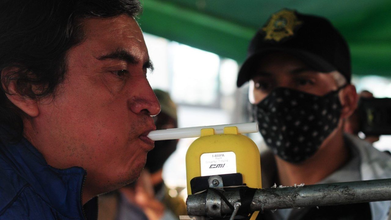 Los conductores que no pasen el alcoholímetro de la CDMX deberán pagar una multa o recibir una sanción