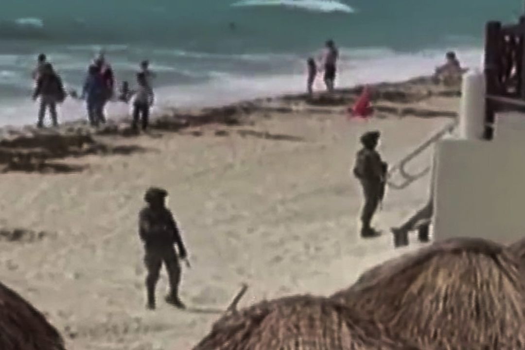Tres hombres fueron asesinados en una playa de Cancún, Quintana Roo