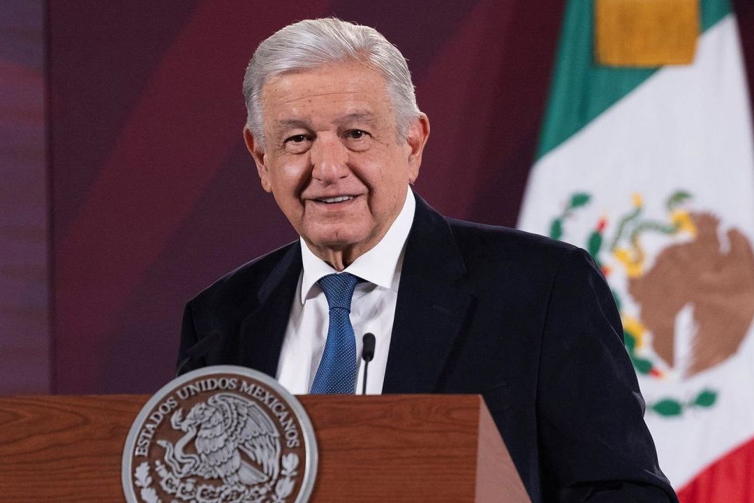 El presidente Andrés Manuel López Obrador presenta su mañanera desde Palacio Nacional