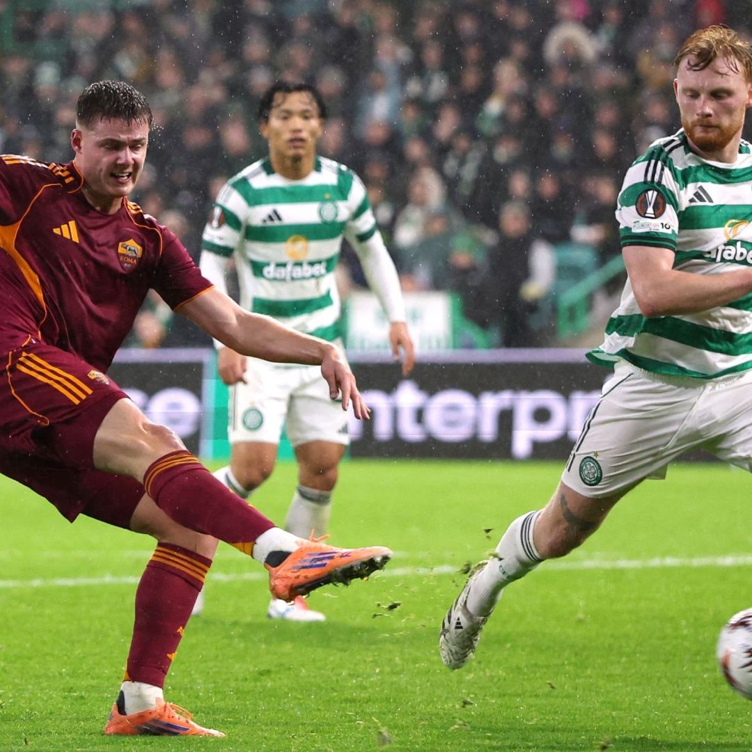 El delantero irlandés Evan Ferguson fue clave en el triinfo del AS Roma ante el Céltic escocés.