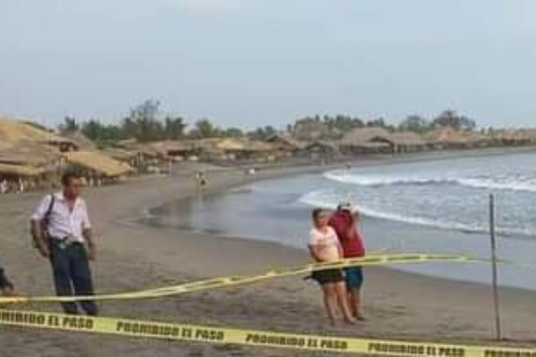 Dos Hermanos Mueren Ahogados en Playa de Tapachula