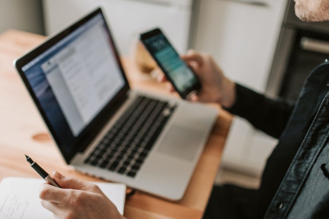 Cómo ver estados de WhatsApp sin ser visto en iPhone.