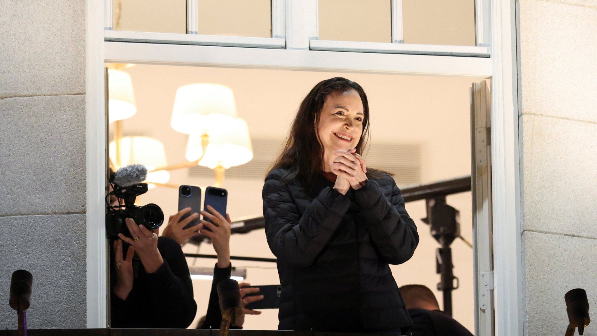 María Corina Machado, Premio Nobel de la Paz 2025, Llega a Oslo tras Salida de Venezuela
