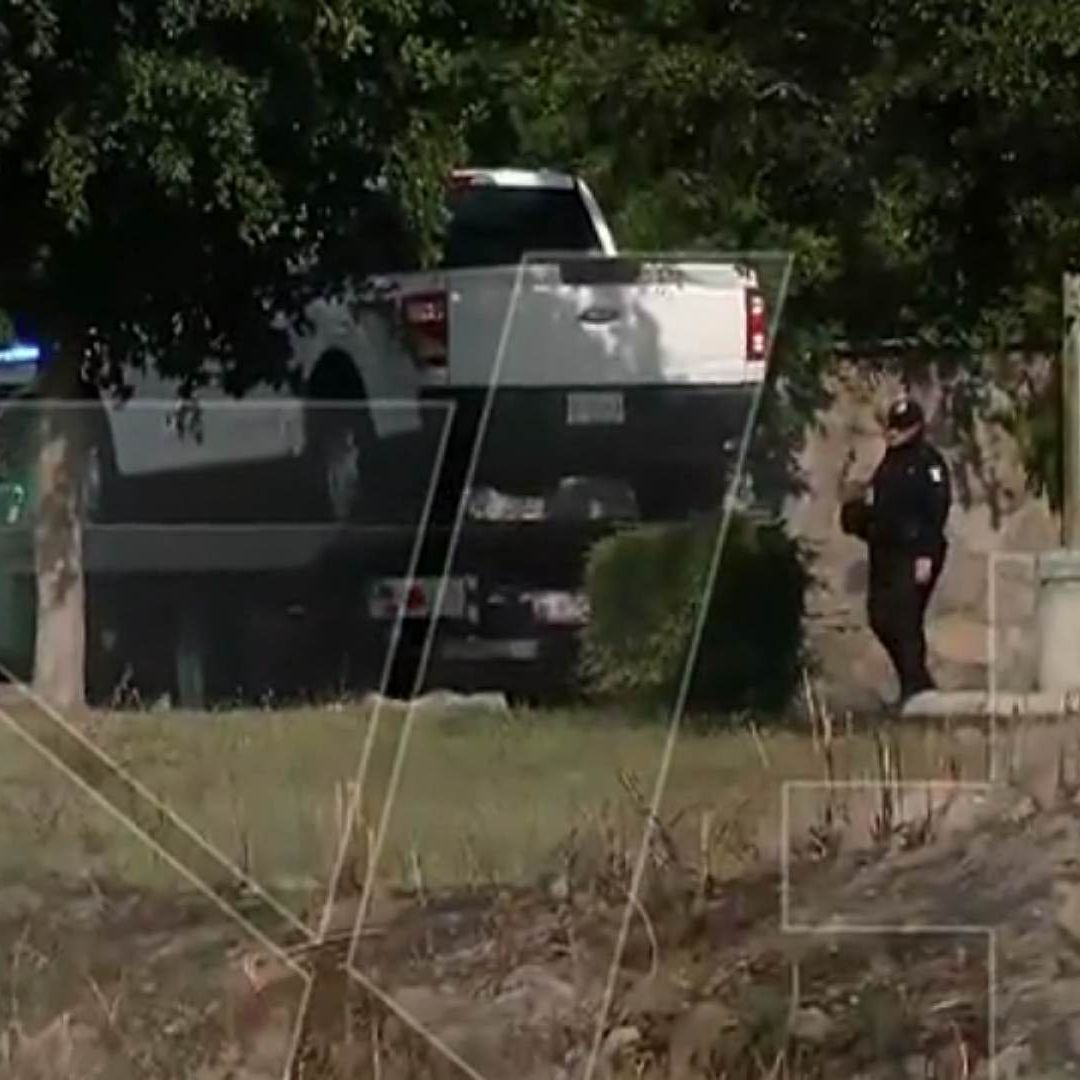 Camioneta en la que viajaba mando policial al momento del ataque. Foto: Captura de pantalla