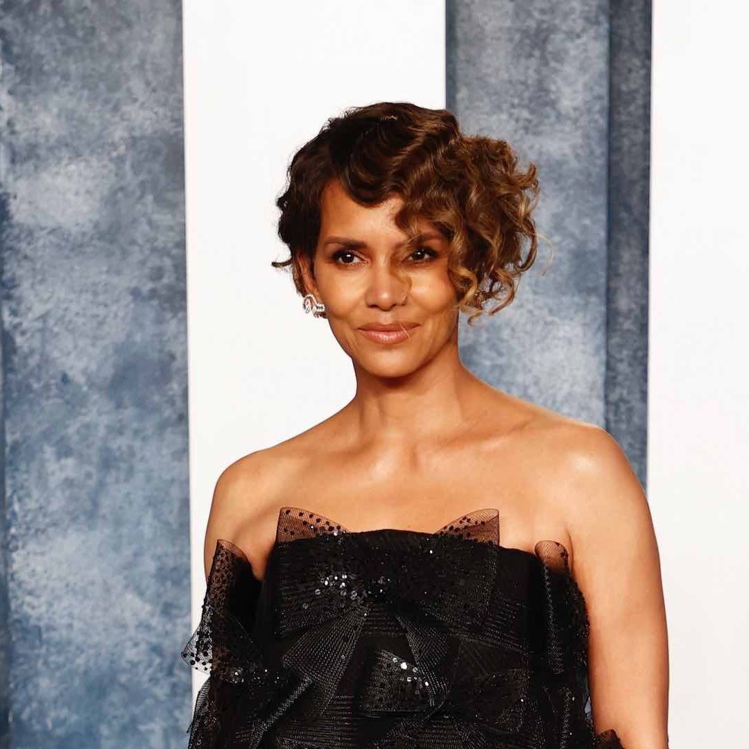 Halle Berry durante una alfombra roja