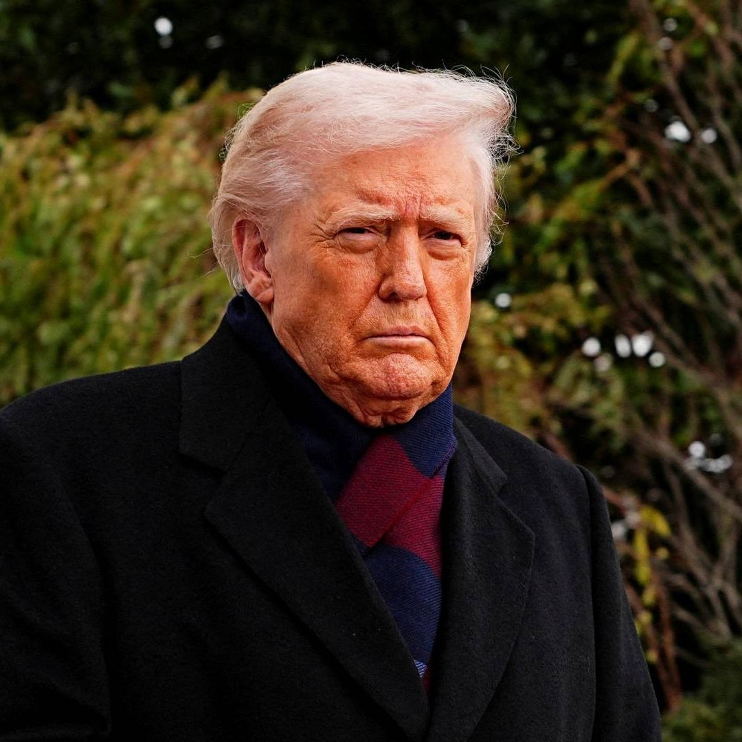 Donald Trump antes de acudir a partido de americano entre el Ejército y la Marina en Baltimore, el 13 de diciembre de 2025. Foto: Reuters