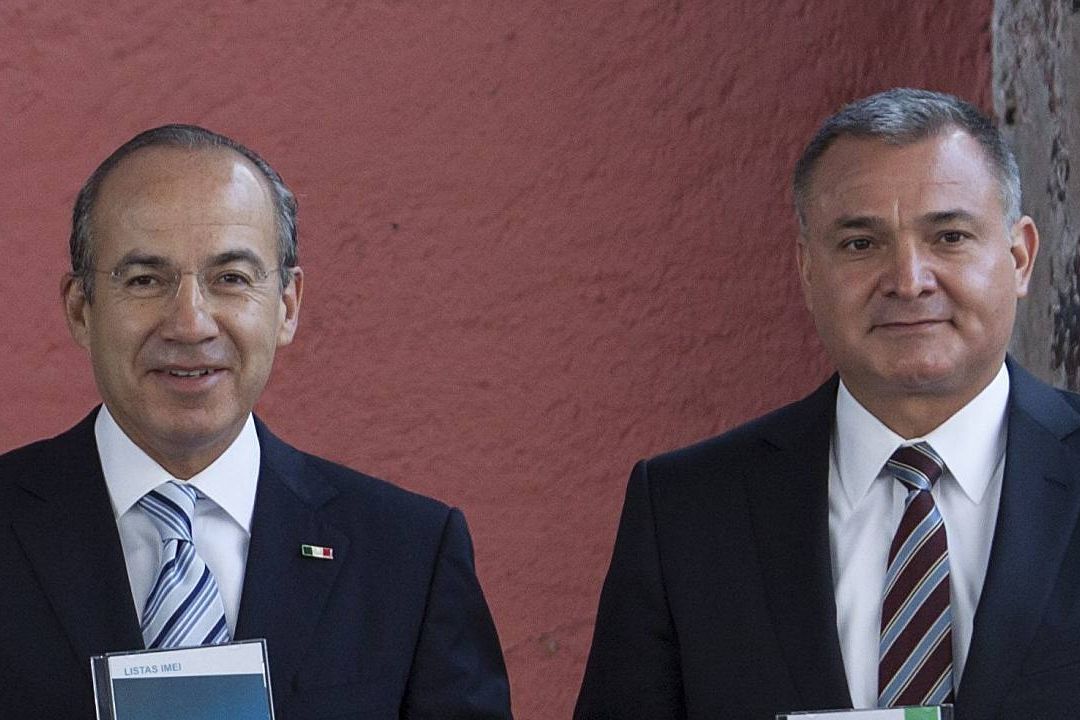 AMLO cuestionó por qué Felipe Calderón no defiende a García Luna si es abogado