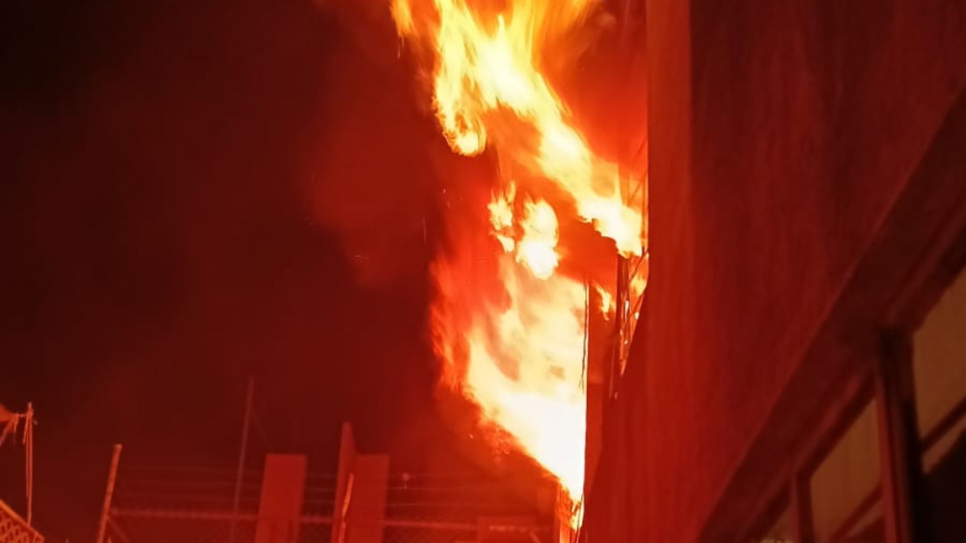 Incendio Casa en 2 Poniente Colonia Amor Puebla Bomberos Sofocan Inmensas Llamas