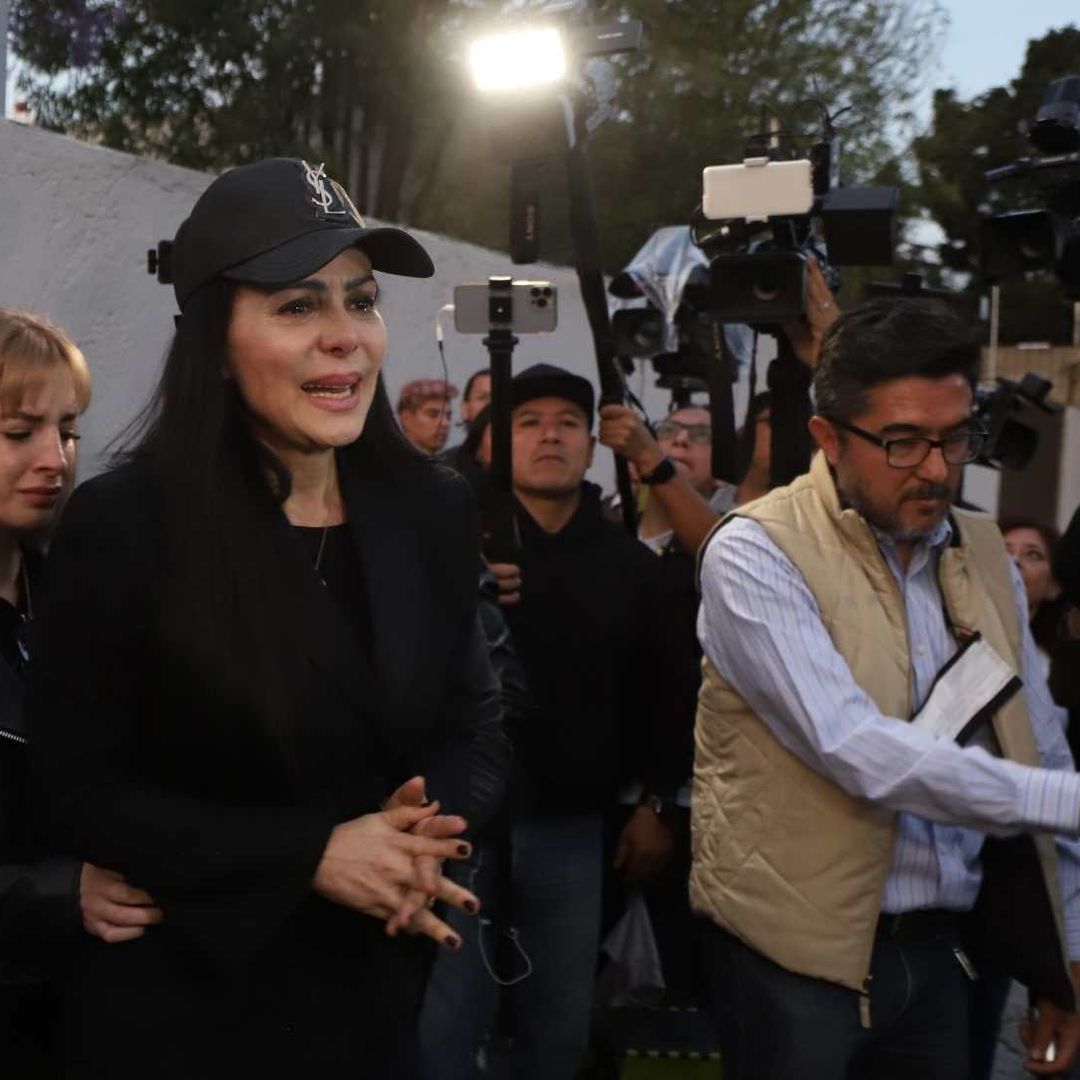 Maribel Guardia habló con medios afuera se su casa