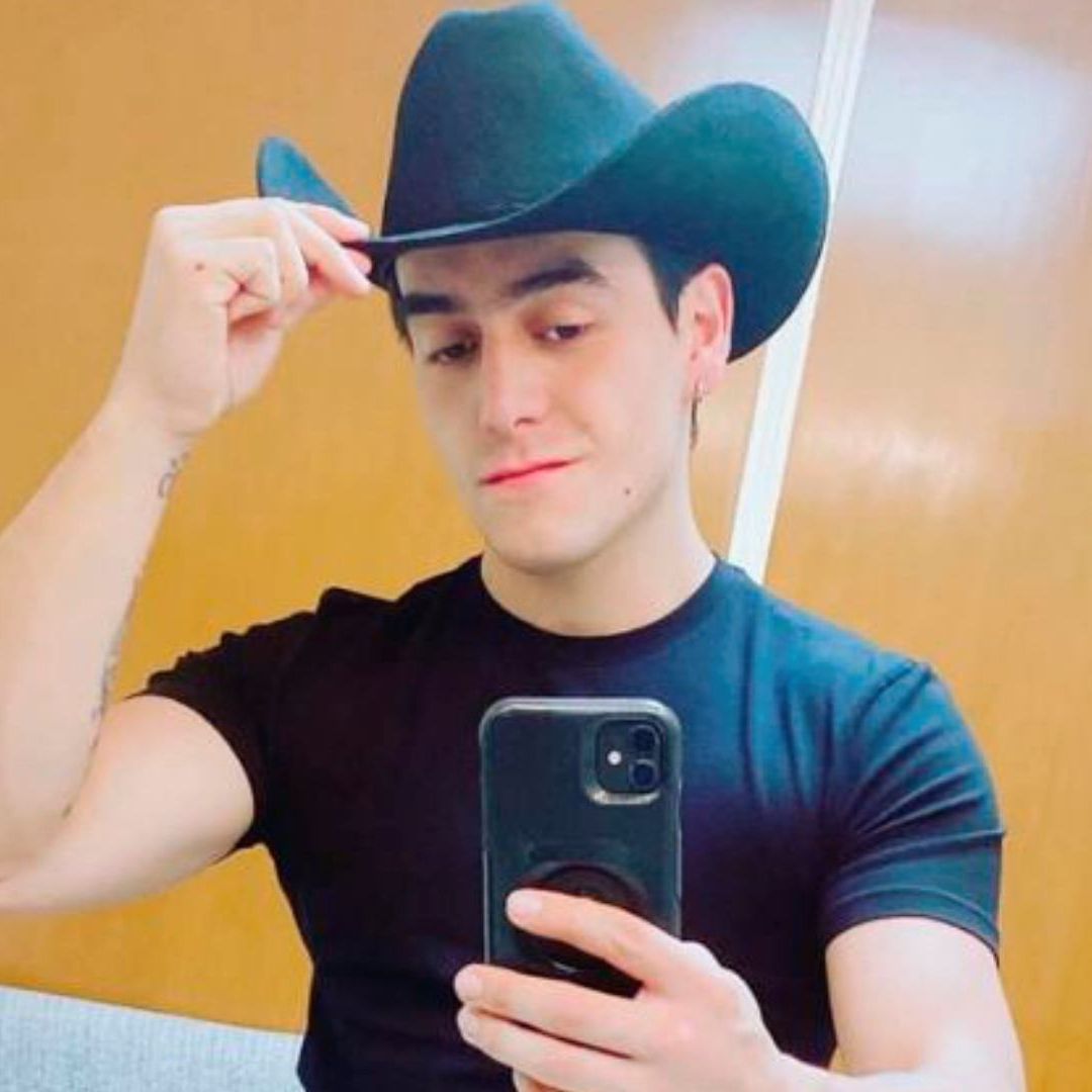 Julián Figueroa, quien se unió al club de los 27, en foto que compartió en sus redes sociales