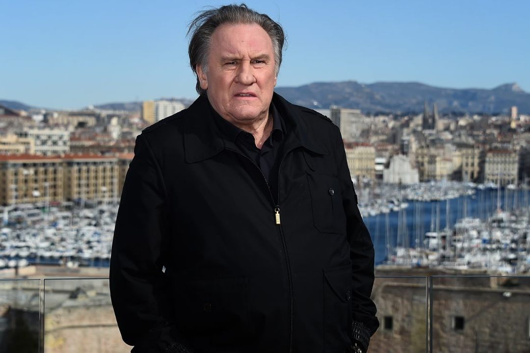 Gérard Depardieu, Acusado por 13 Mujeres de Abusos Sexuales