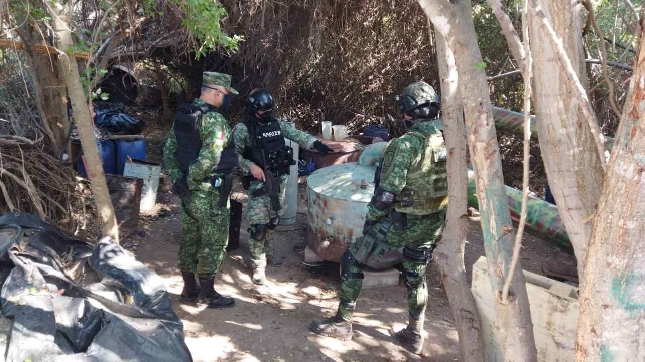 AMLO crea comisión presidencial para combatir tráfico de drogas y armas