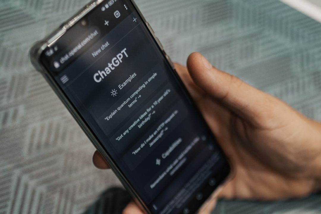 La compañía de inteligencia artificial OpenAI pagará a aquellos usuarios que encuentren fallas en su modelo de ChatGPT