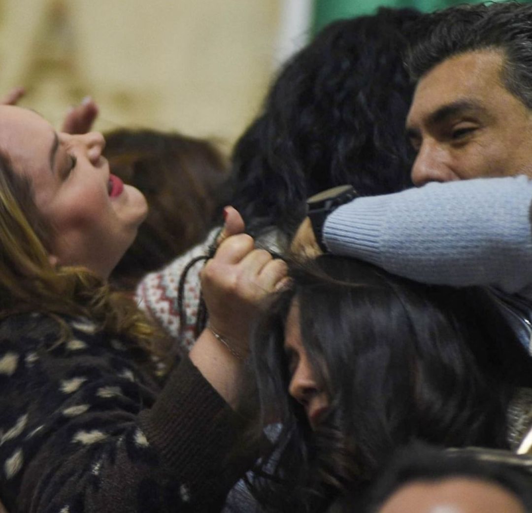 Pelea hoy en el Congreso CDMX.