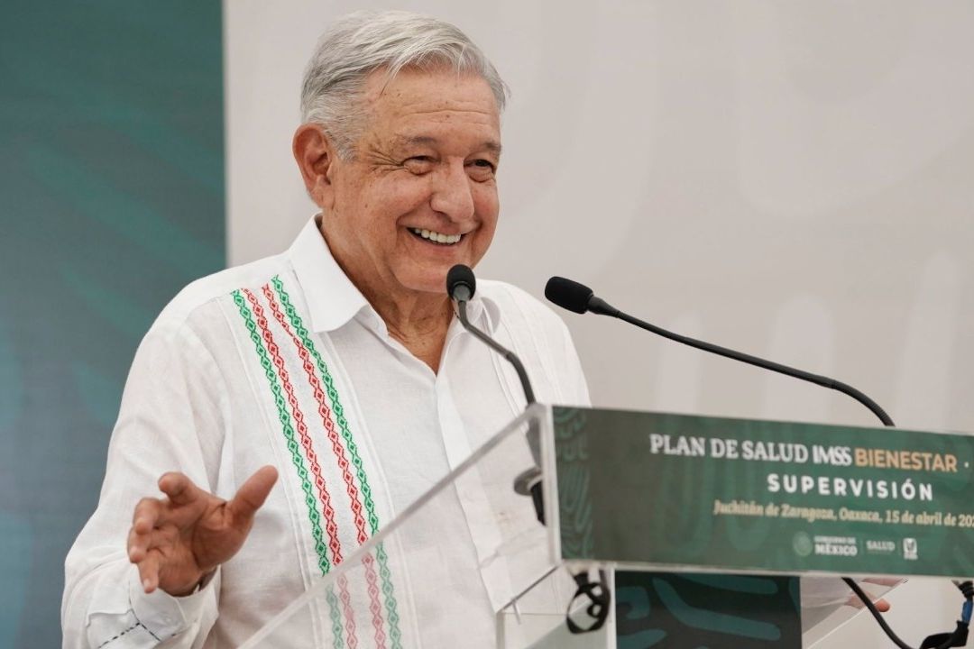 AMLO Convoca a Médicos Jubilados para el IMSS-Bienestar