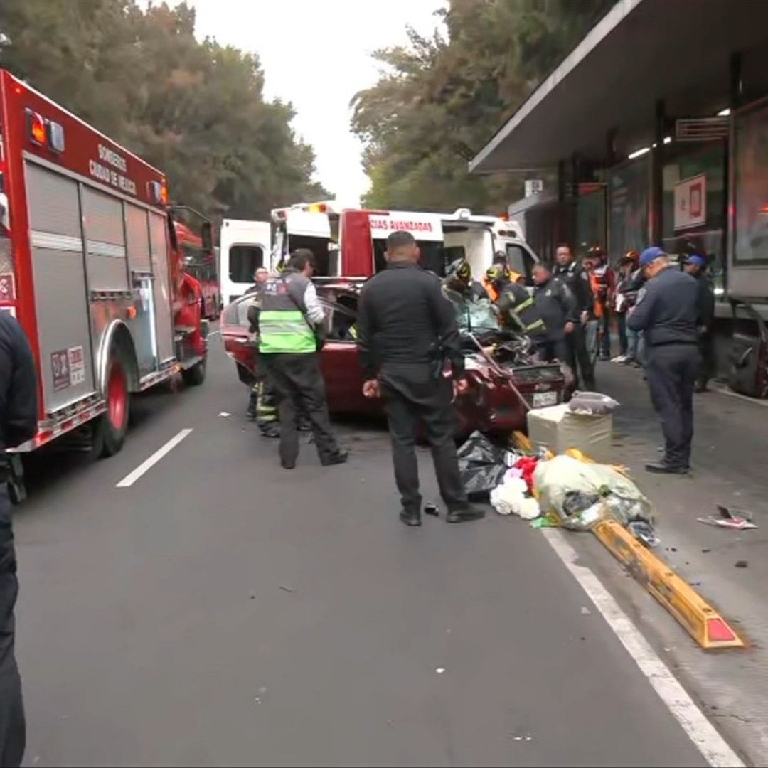 Accidente Metrobús Hoy: Conductor Queda Prensado Tras Choque con Unidad de la Línea 2 Iztacalco