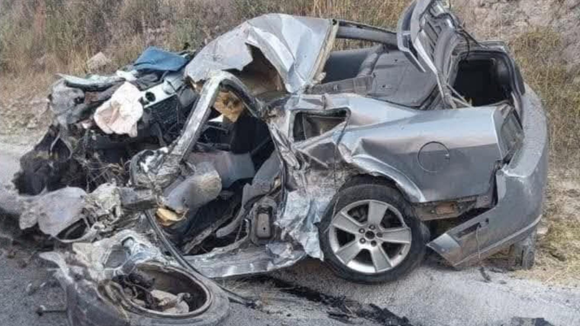 Muere Conductor de Auto Deportivo al Chocar Contra un Trailer en ...