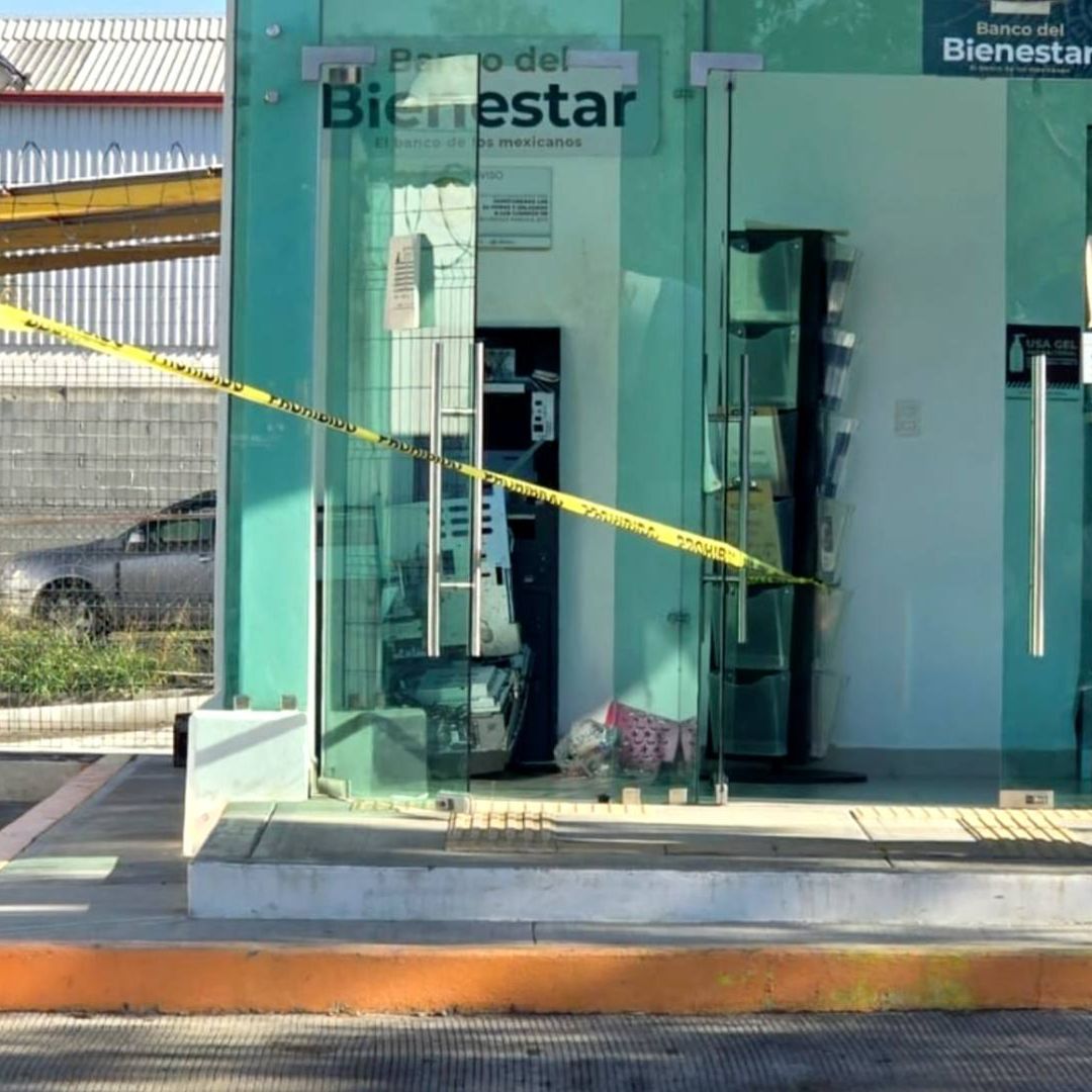 Policía de Montemorelos acordona Banco del Bienestar por robo en cajero