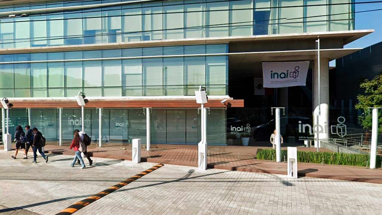 AMLO propone que alguna institución asuma las funciones del INAI