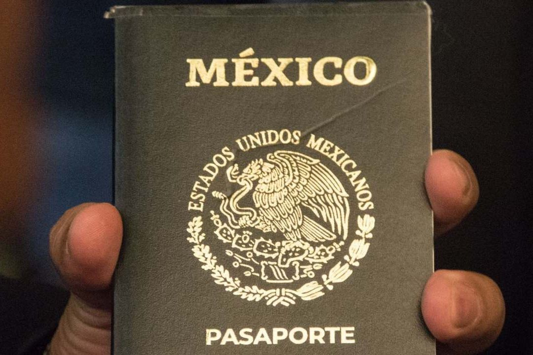 La SRE anunció el número de WhatsApp para tramitar citas para obtener el pasaporte mexicano