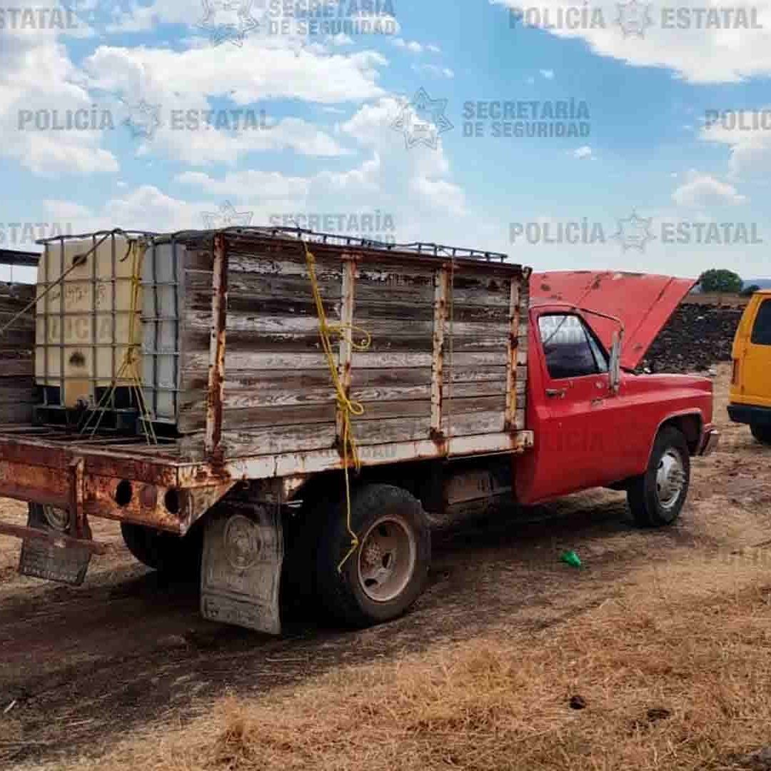Camioneta con huachicol en Soyaniquilpan.