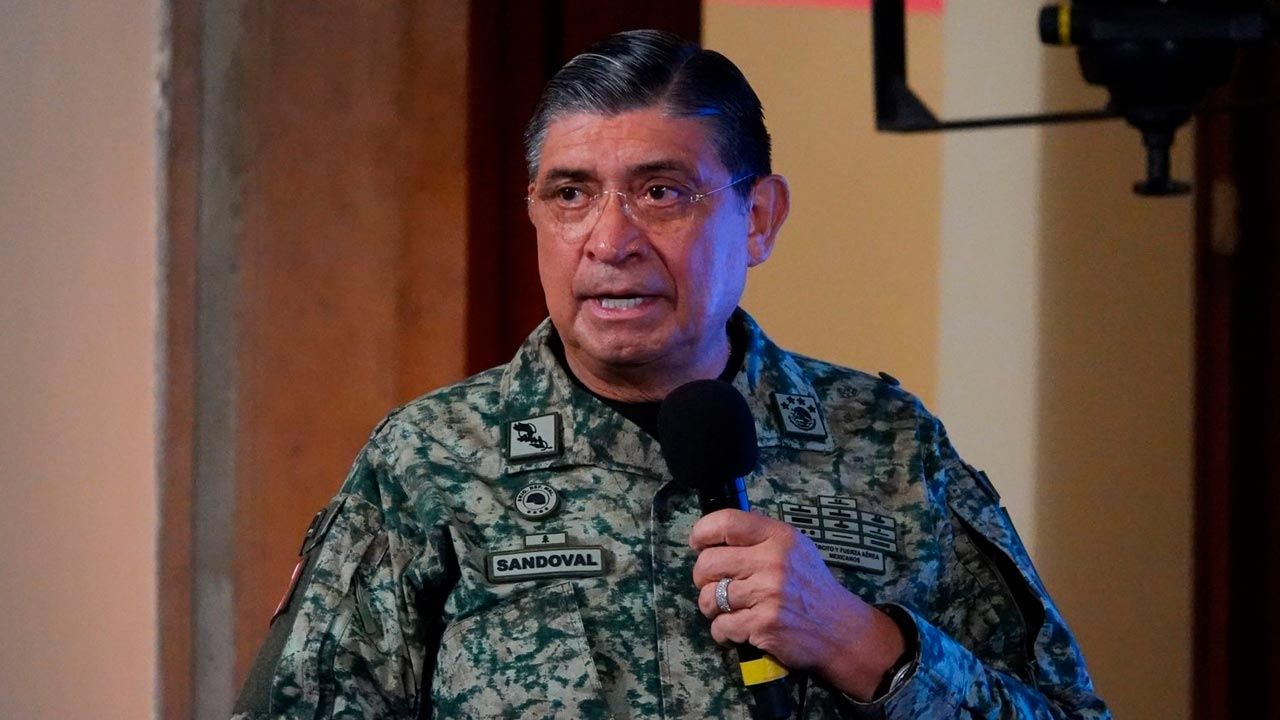 AMLO acusó a EU de filtrar información sobre los viajes del secretario de Defensa