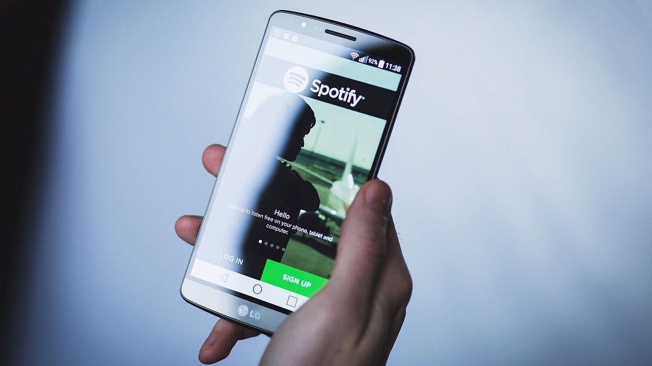 La plataforma de reproducción en línea de audio Spotify sufrió una caída a nivel global de su servicio